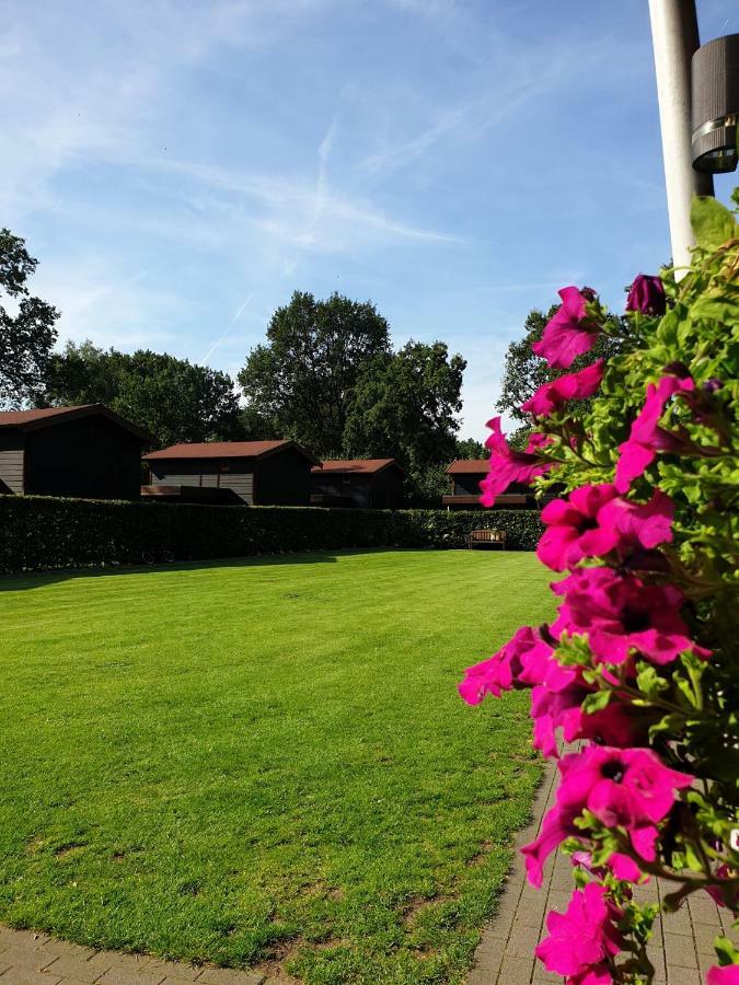 De Eikensingel Hotell Uddel Eksteriør bilde